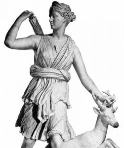 Godinnen 5 Artemis-402x480
