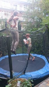 trampoline tuin